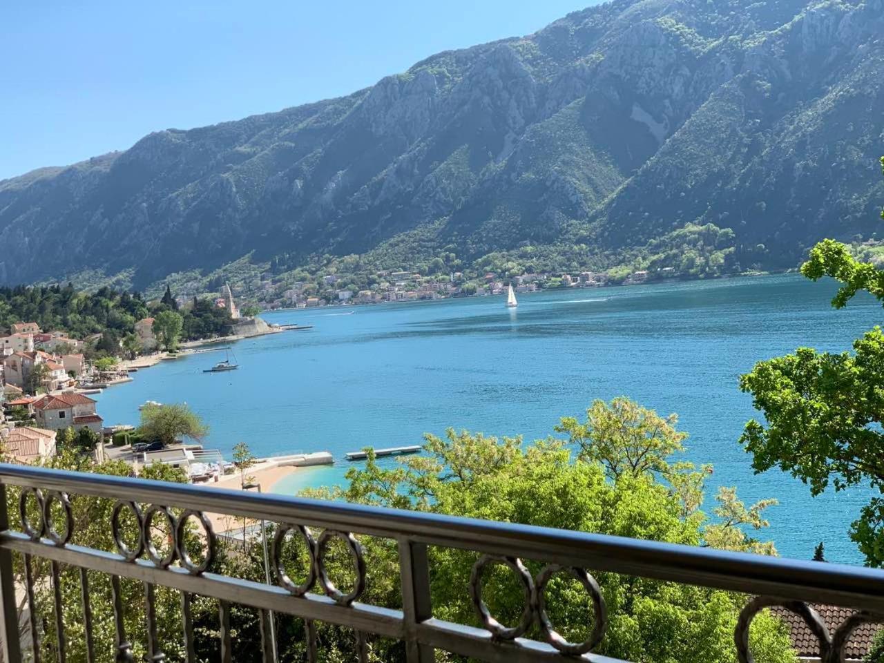 Absolute Apartman Cattaro Esterno foto