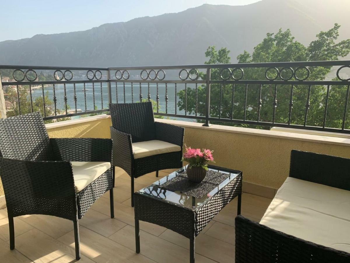 Absolute Apartman Cattaro Esterno foto